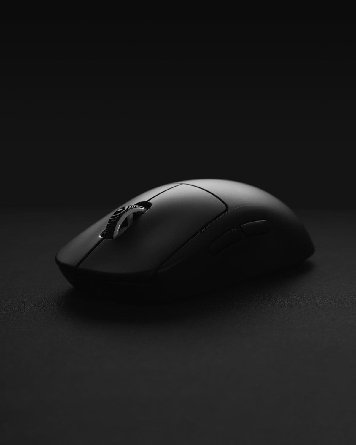 Chuột gaming không dây Razer Viper V3 Pro trên bàn thi đấu